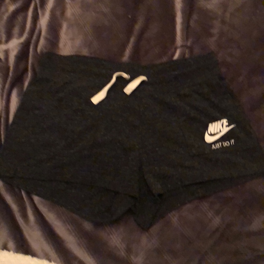Nwot gray shorts with pockets!
